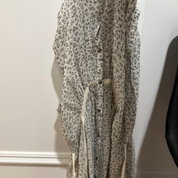 Summer dress with floral print - Picture 2 of 3